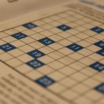 Astat korsord: En resa genom kluriga ledtrådar och hjärngympa